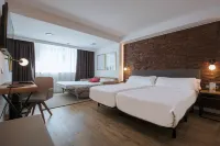 Yomo Centric Hoteles en Andorra la Vieja