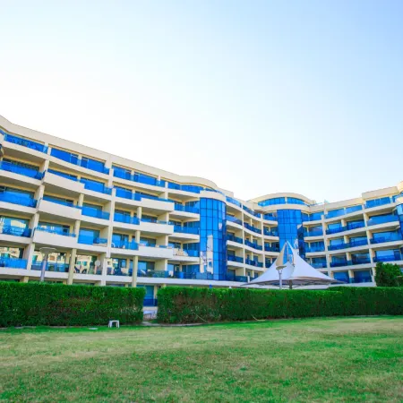 Aparthotel Marina Holiday Club - All Inclusive & Free Parking
