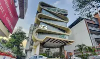 Treebo Elysee, Patel Nagar Hotels near Rishikul Library