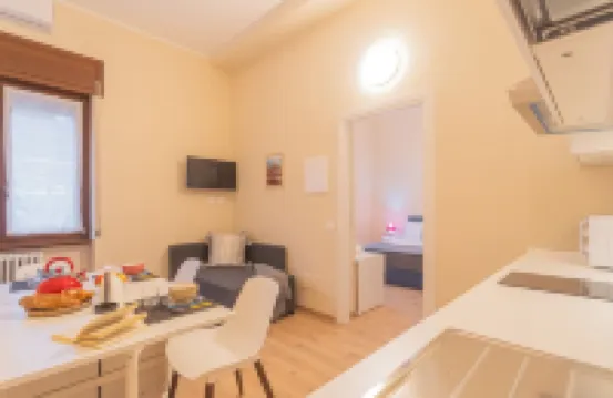 ซิมาร์ อพาร์ตเมนต์ ใกล้ สถานีรถไฟ โคโม เอส.จี. บาย เรนท์ ออล โคโม