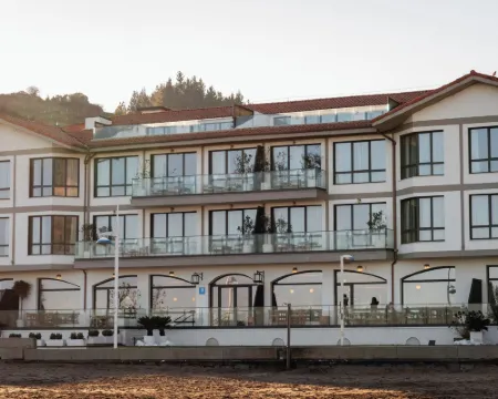 Hiru Uhinak Hotels in Deba