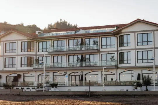 Hiru Uhinak Hotels in 