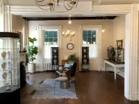 Rogues' Harbor Inn Hotels in Lansing