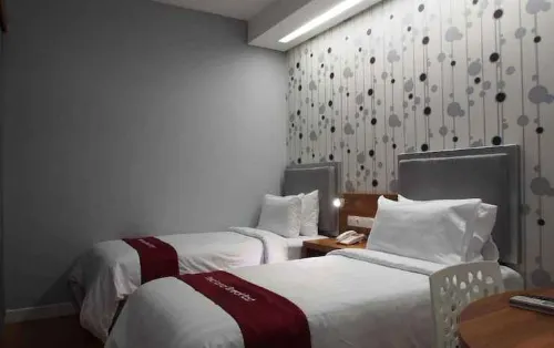Hotel Bed and Breakfast Surabaya Hotels in Wonocolo