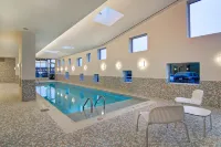 Home2 Suites by Hilton Montreal Dorval - Pools