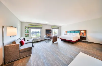 Hampton Inn & Suites Seattle/Kent Hotels in Kent