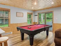 Bluejay Getaway by AvantStay Hotels in Penn Forest Township