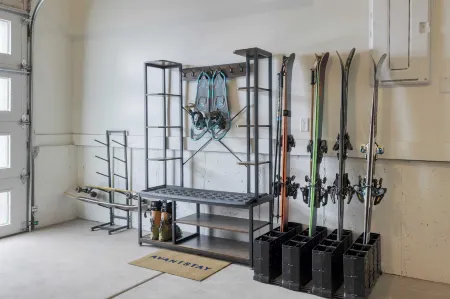 Ski La Vie by Avantstay Hot Tub + Game Room, Near the Ski Slopes