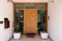 雅典裏維埃拉的時尚公寓，帶戶外庭院