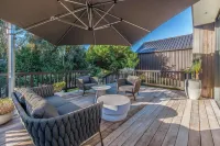Waiata Beach House - Onetangi -  Holiday Villas