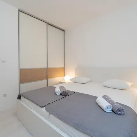 Villa S