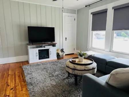 Bonaparte Castle Отели в г. Роуэн