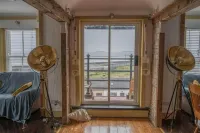 Sleeps 6 - 100MFromBeach - Ocean View Balcony - Holiday Apartments