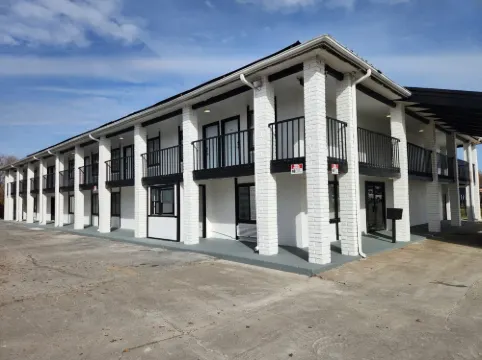 Economy Inn and Suites