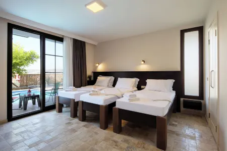 Çeşmekeş Hotel Отели в г. Чешме