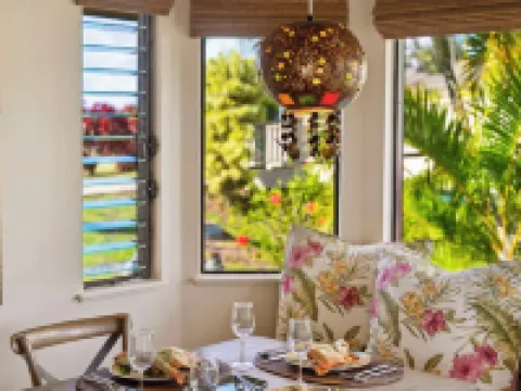 Hawaiian-style Oceanfront Villa - Outrageous Views, Beach Access, Ahh! Hotels in Princeville