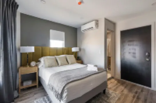 Cozy Studio with Free Parking and Modern Amenities - Inviting Getaway