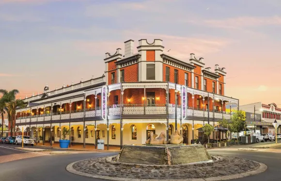 玫瑰酒店和汽車旅館