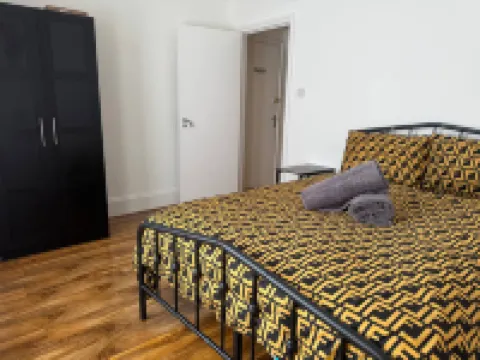 London 2 bed apartment Charlton SE7