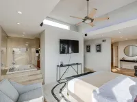 Stunning Del Mar Home w/ Deck - 1 Mile to Beach Hotels in Del Mar