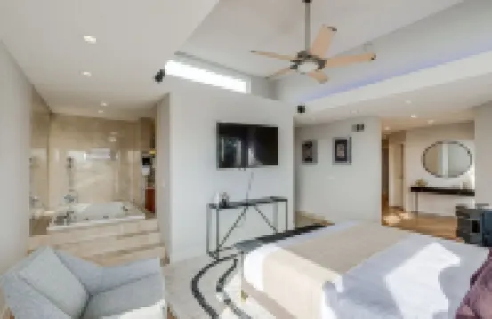 Stunning Del Mar Home w/ Deck - 1 Mile to Beach