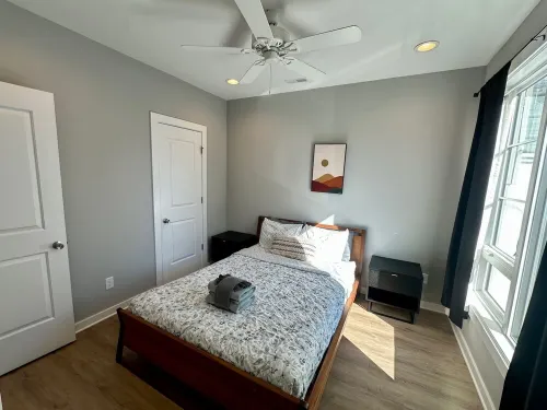 Downtown Park Circle Loft