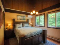 3-Bedroom 2 Bath Cozy Chalet 1 Mile From Mountain! Hotels in Hunter