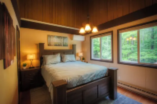 3-Bedroom 2 Bath Cozy Chalet 1 Mile From Mountain!