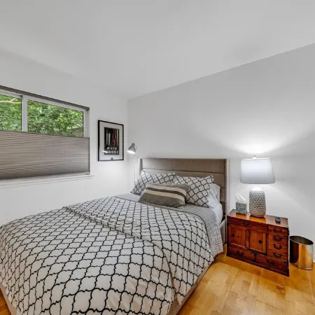 Mill Valley Apartment: Walking Distance to DT