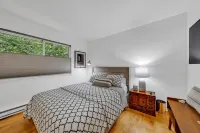 Mill Valley Apartment: Walking Distance to DT Hotels in Mill Valley