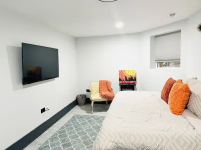 High-End 2Bdrm Garden Apt. Where Comfort Meets Style Hotels near Target