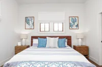 Lilypad Landing: Outdoor Fireplace - 12 PM Check-IN