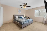 Central East Valley / Community Pool / Privacy