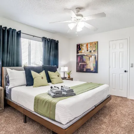 Fantastic 4 King Bed : Pool Table : Perfect Location
