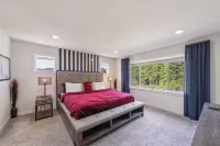 Serene Port Orchard Retreat: 3BR 3BA with Trails and Amazing Views