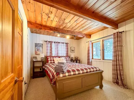 Mt. Washington View~Min to Skiing~Wood Stove