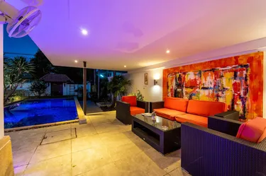 รูปภาพของพูลวิลล่า 3 ห้องนอนบนทำเลทอง บียูบี