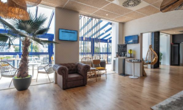 L'Escale Marine, the Originals Relais