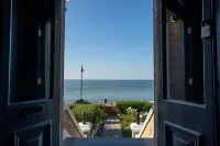 Lookout by the Bay - Apartment