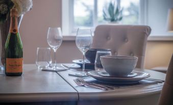 The Stables - 2 Bedroom Cottage - Princes Gate