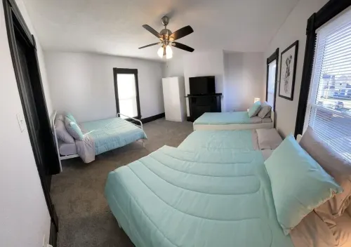 Cheerful 3-Bedroom House Sleep 11