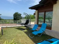 Villa with wonderful lake Garda view, garden and swimming pool Hotels in Lonato del Garda