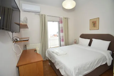 Cosmo Room 2 Seaside Retreat Monemvasia Castle Отели в г. Monemvasia