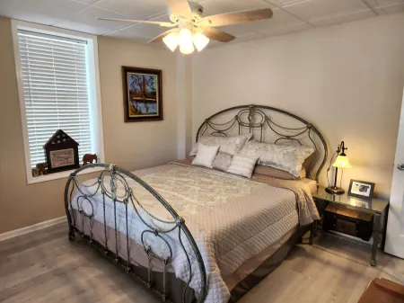 Mayo Lake Lower Unit Highend, Clean, Updated