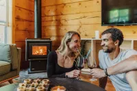 Boutique All Wood Cottage in the Woods -  Privatzimmer