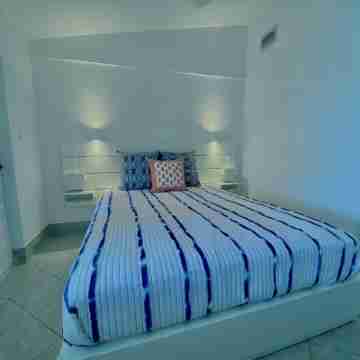 Summer Discounts Avail Weeks- 3Bdr./3ba. Updated Canal Access Sombrero-Message Rooms