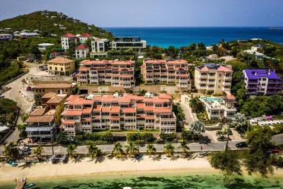 Happy Does- 1 BR Grande Bay Unit with Stunning Views of Cruz Bay! Walk to town!  호텔