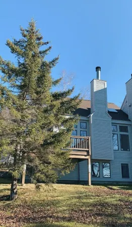 The  S T A C K  HAUS on golf course/10 mins to Lake Witingham <br>