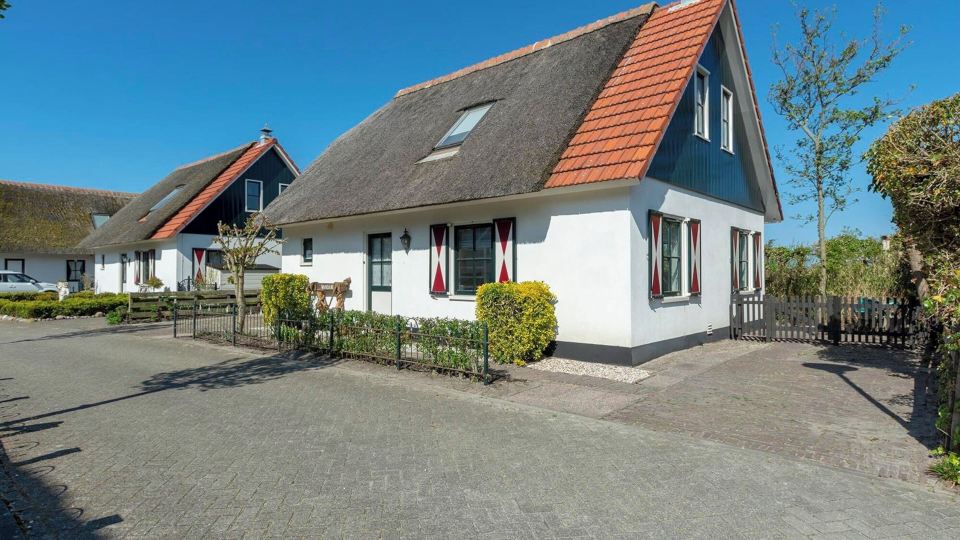 Villa w Electric Charging & Parking