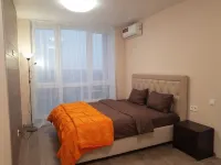Level 23 - Sky View Apartment Hotel dekat Kyiv National University of Trade and Economics
